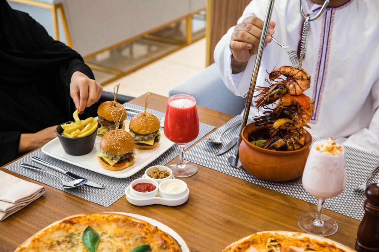 Maani Muscat Hotel & Suites Kültér fotó
