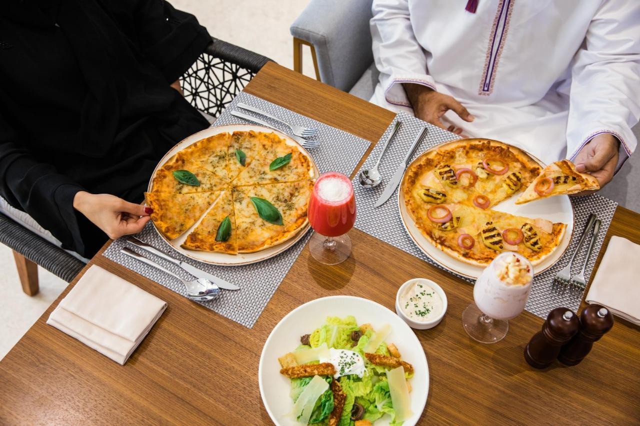 Maani Muscat Hotel & Suites Kültér fotó