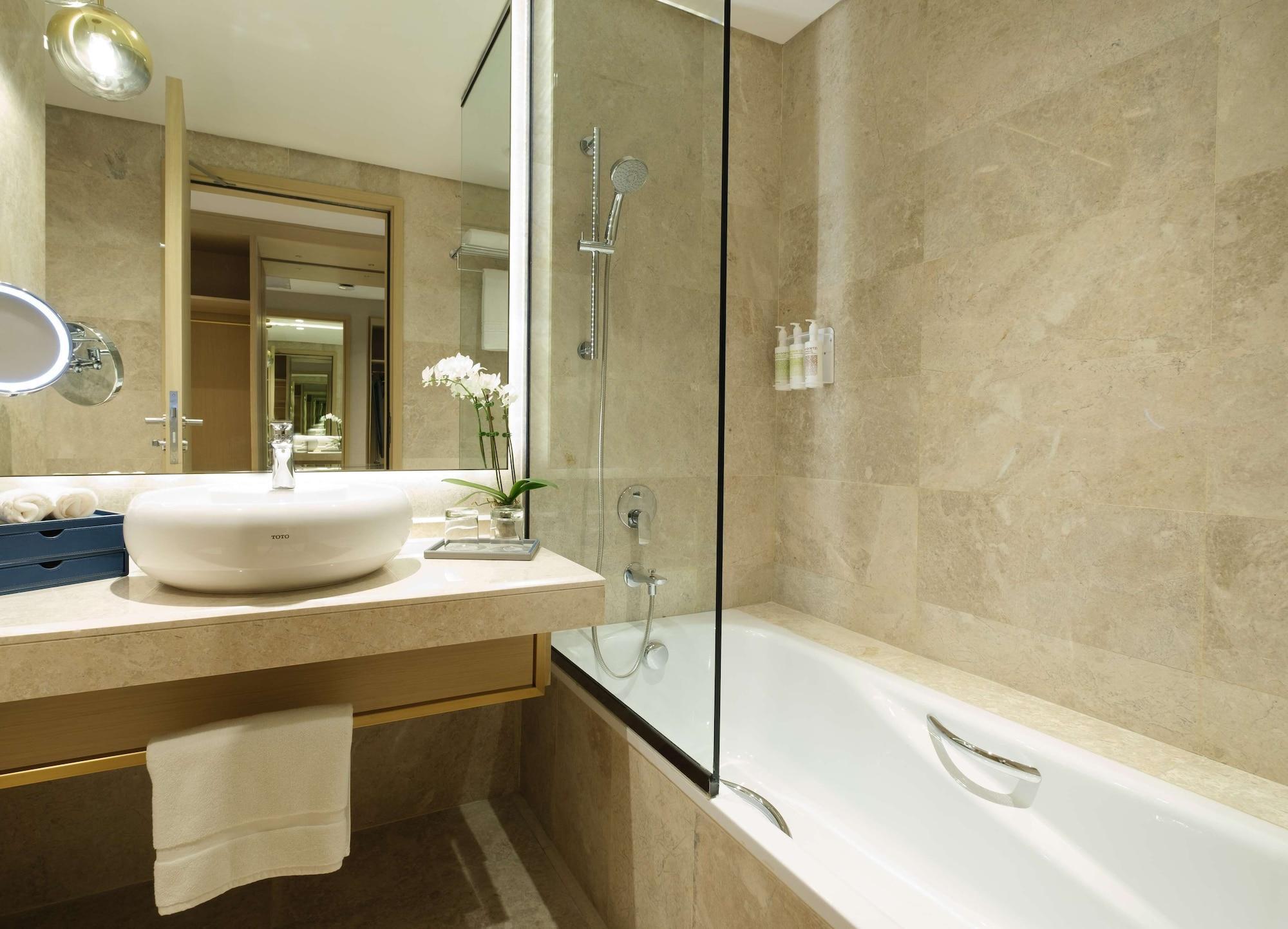 Maani Muscat Hotel & Suites Kültér fotó