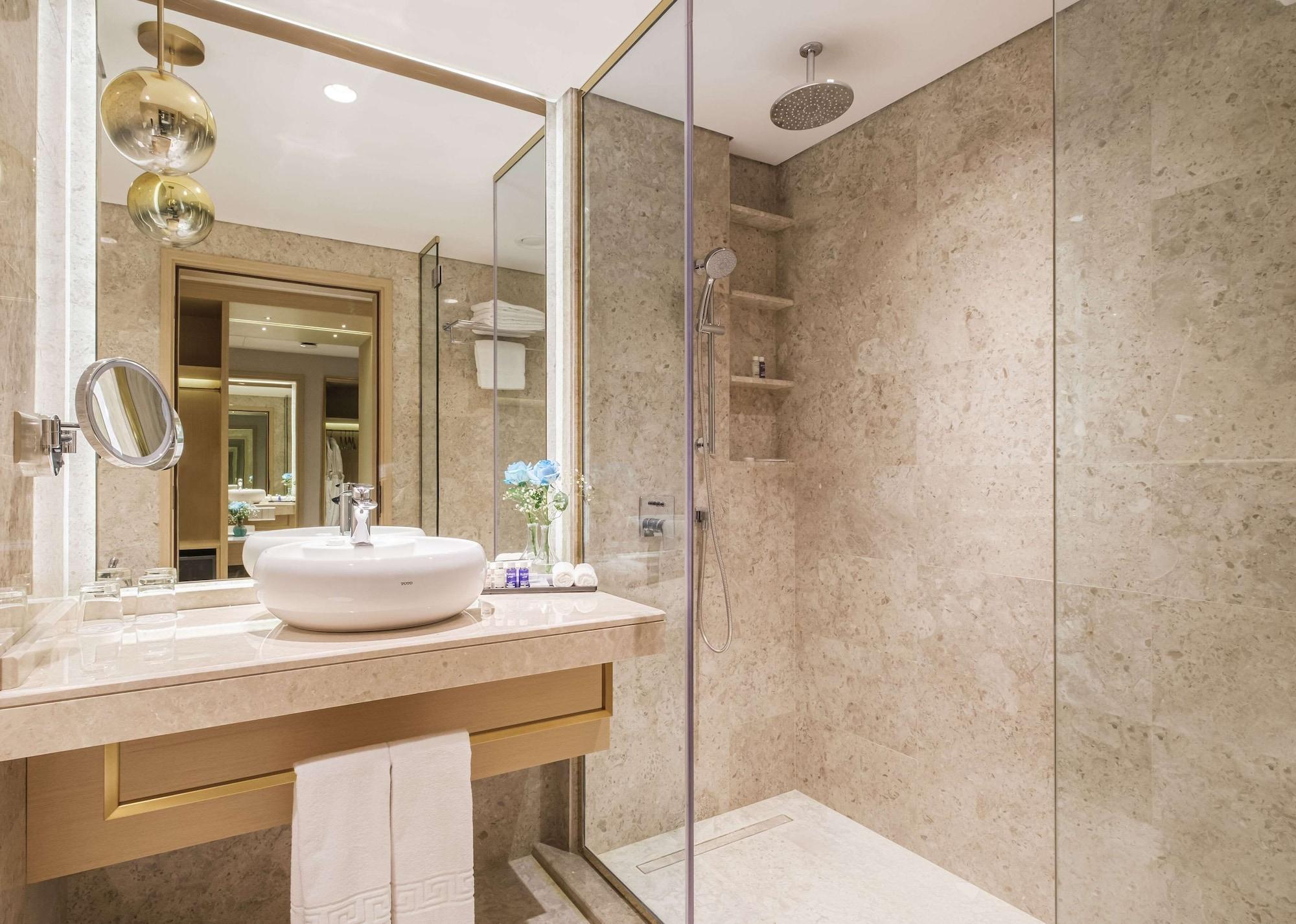 Maani Muscat Hotel & Suites Kültér fotó