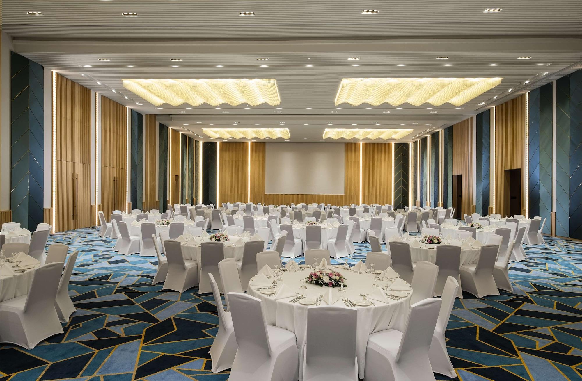 Maani Muscat Hotel & Suites Kültér fotó