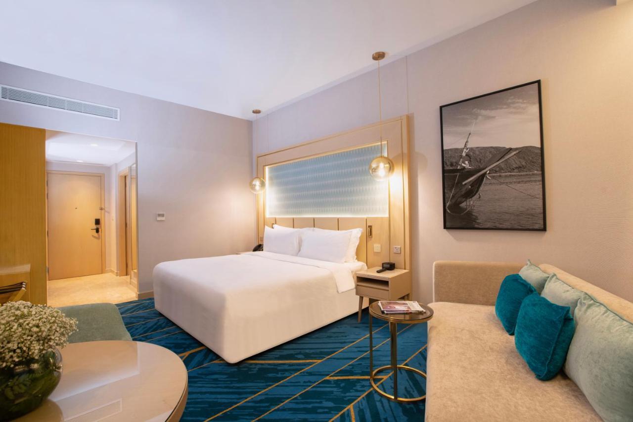 Maani Muscat Hotel & Suites Kültér fotó